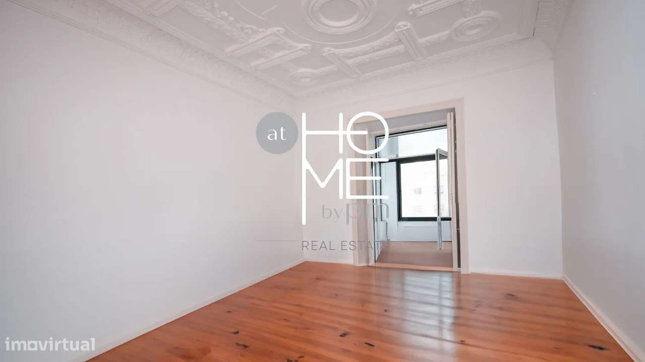 Av. Luís Bívar | T3 + 1 de charme em Lisboa-19