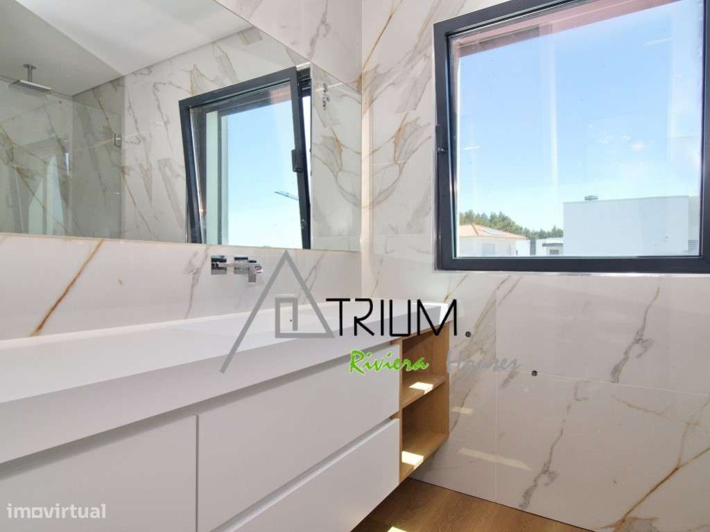 Moradia T4+1 Isolada com piscina e jardim nova-30