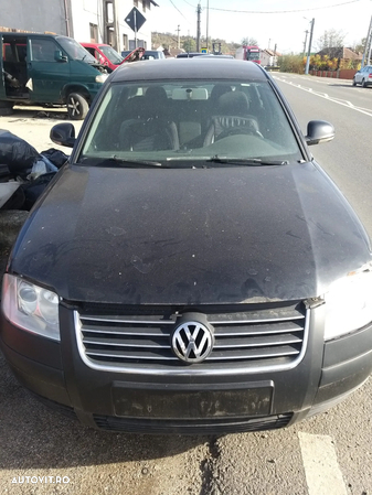 Dezmembram Volkswagen Passat 1.9 TDI din 2005, Berlina 4 USi, Negru, volan pe stanga, cod motor: AVB - 1