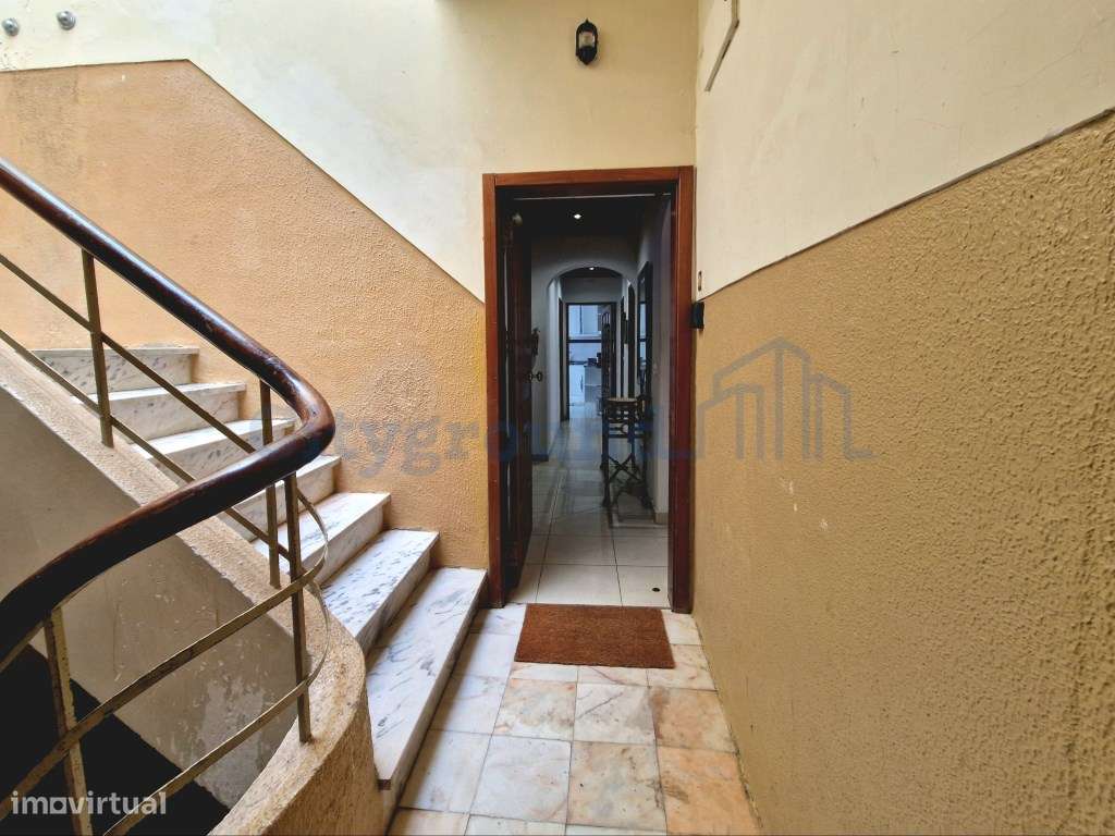 Apartamento T2+1 no centro de Moscavide-18