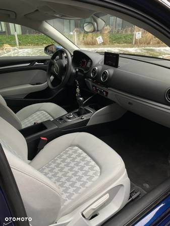 Audi A3 1.2 TFSI Ambiente - 9