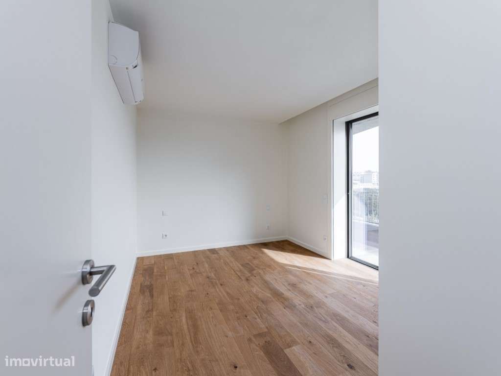 Apartamento T3 com 3 frentes em Matosinhos sul, no edifício Nautilus-24