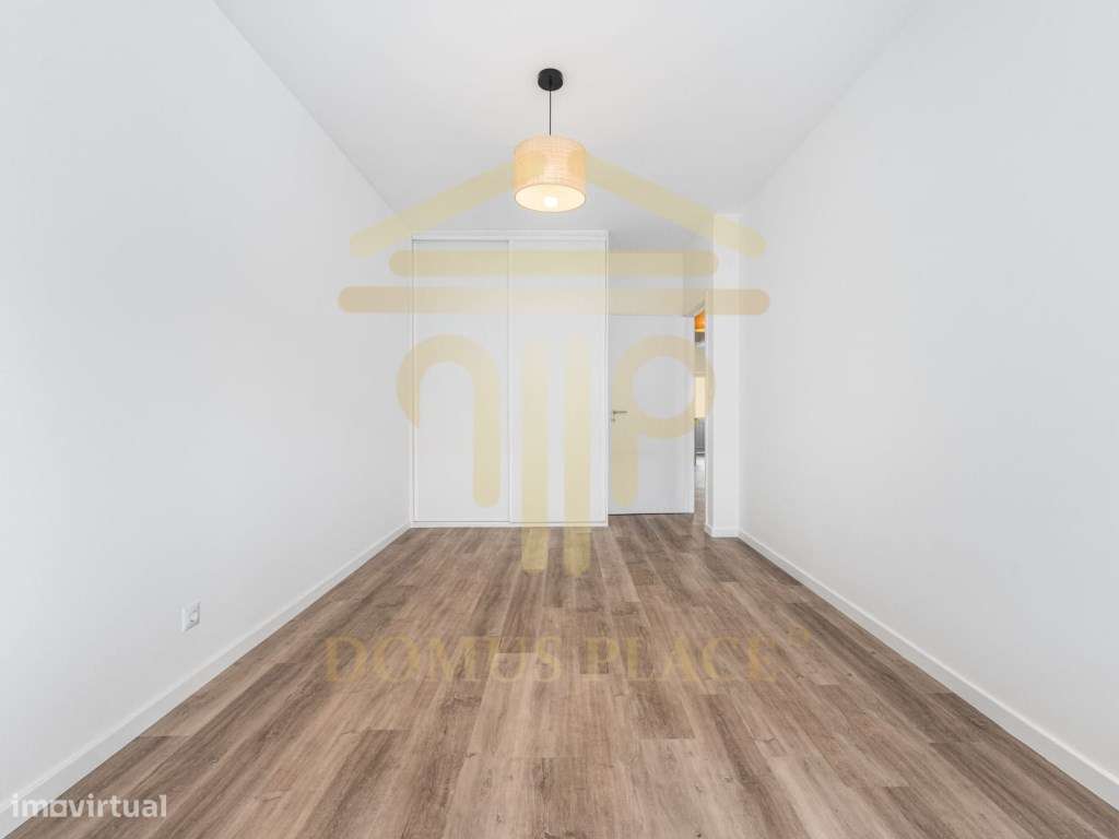 T2 Renovado com Vista Mar - Caxinas | 2ª Linha de Mar-8