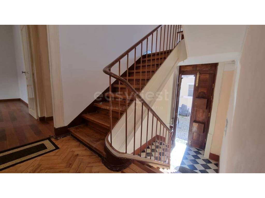 R/C de Moradia com Logradouro na Ajuda - 135m²de área bruta privati... - Grande imagem: 3/21