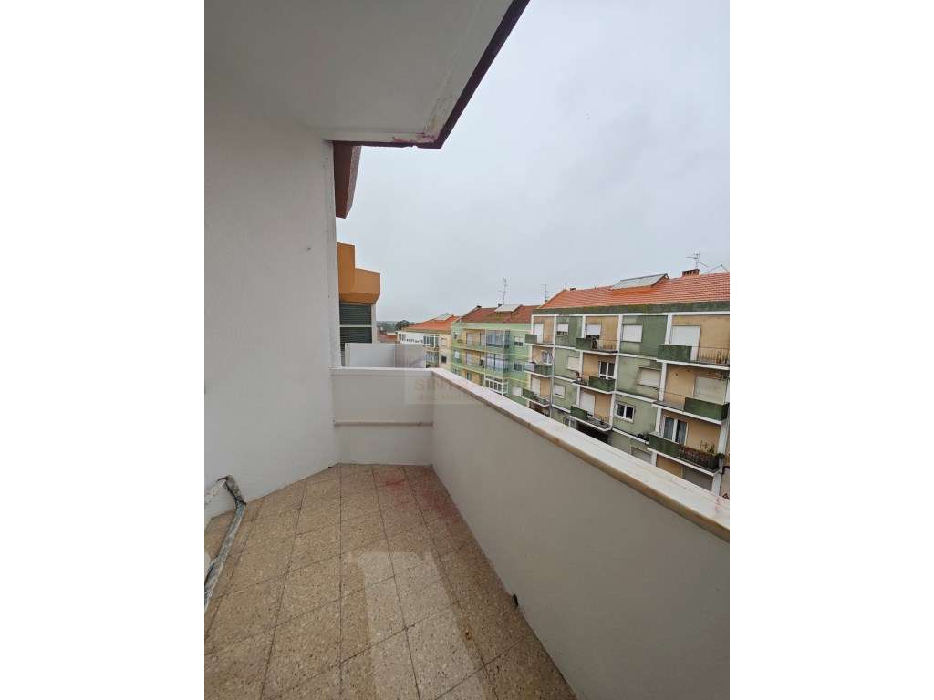 Magnífico T3 totalmente remodelado e com arrecadação - Amadora - Grande imagem: 5/13