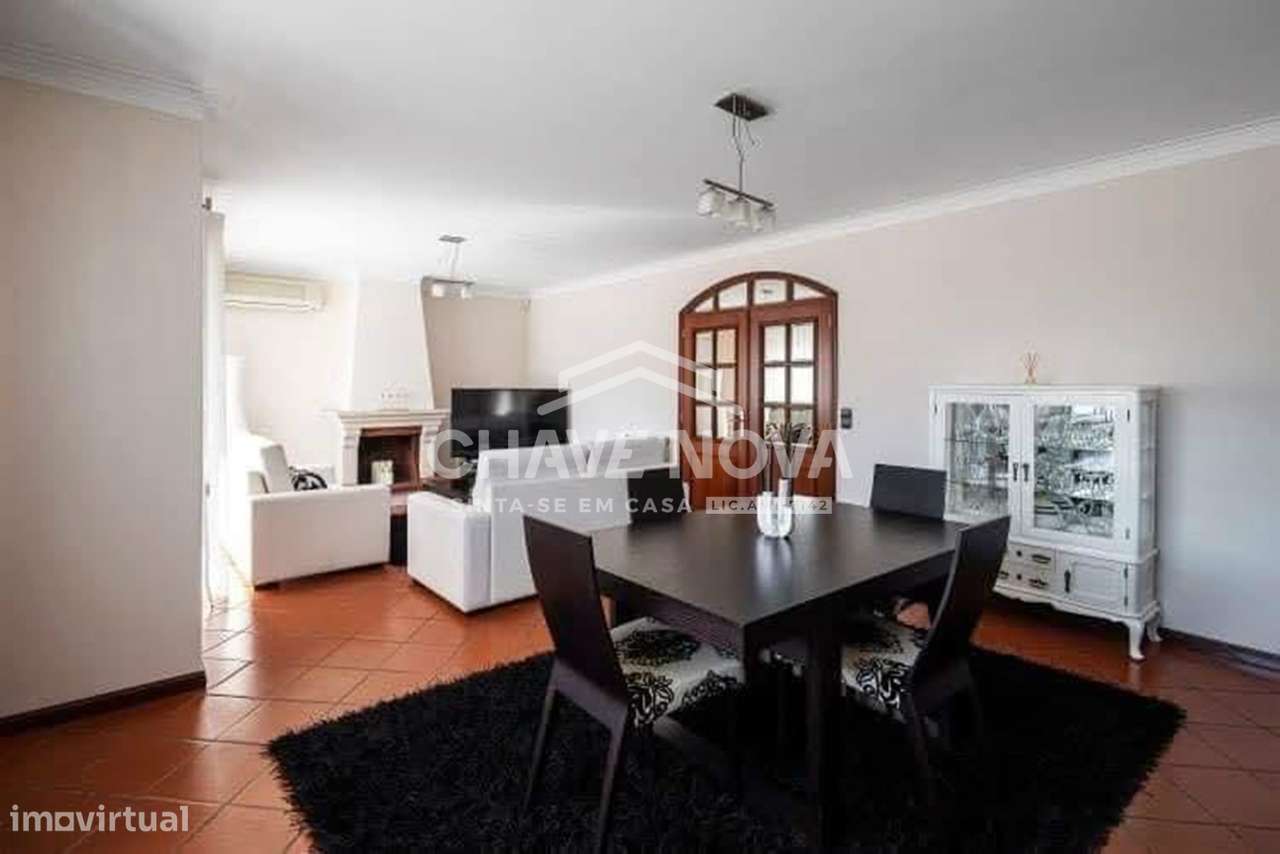 Moradia Isolada V4 c/ Garagem Box em Vilar de Andorinho - Grande imagem: 5/37