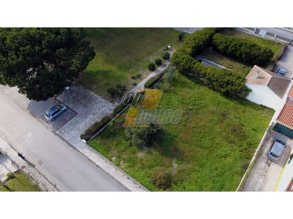Terreno urbano perto do mar e lago em Sesimbra-7