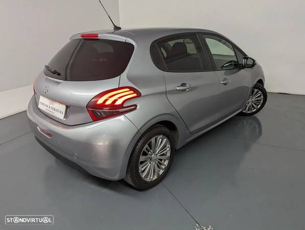 Peugeot 208 1.2 PureTech Signature - 7