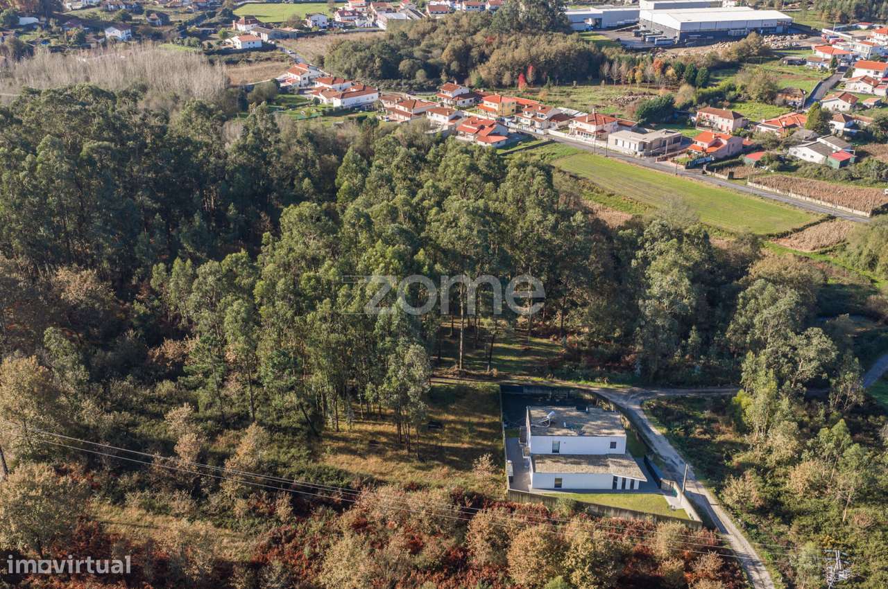 Terreno Rústico com 2.516 m2 na Carvalhosa, Paços de Ferreira - Grande imagem: 5/17
