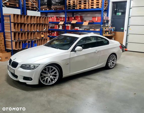 BMW Seria 3 335i xDrive Coupe M Sport Edition - 3