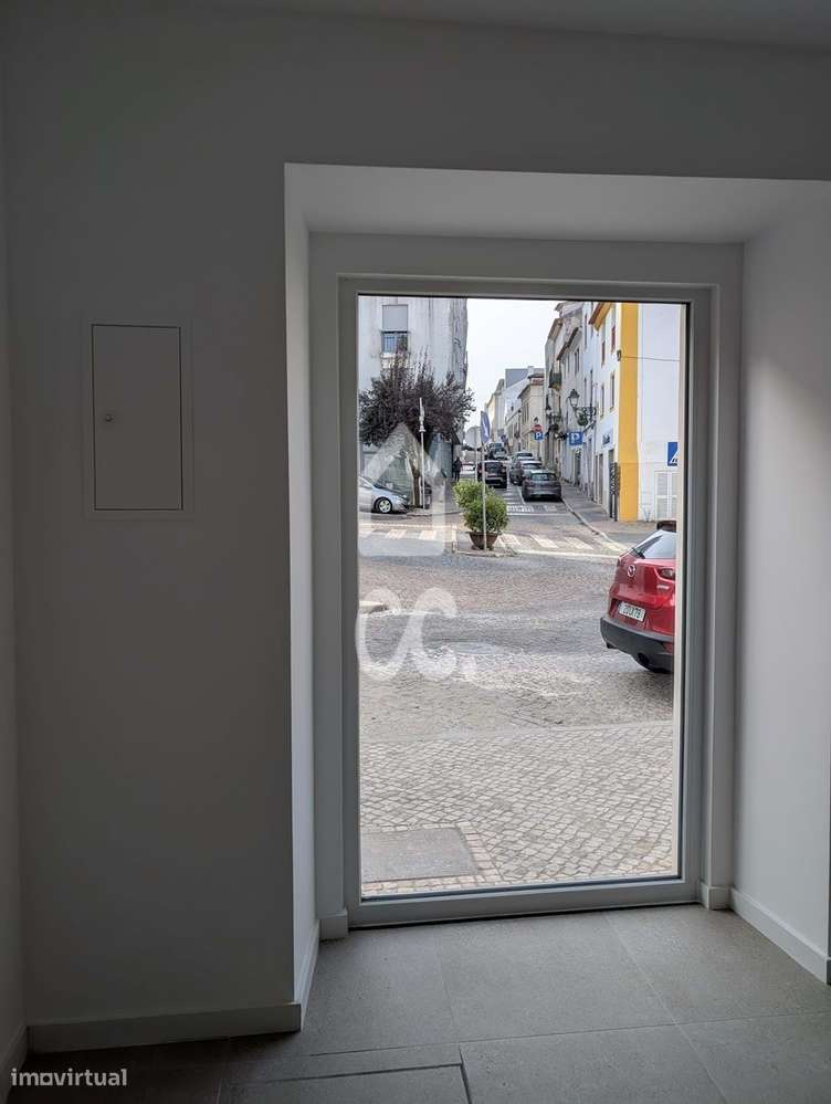 Loja, 153,14 m², Abrantes (São Vicente e São João) e Alferrarede-11