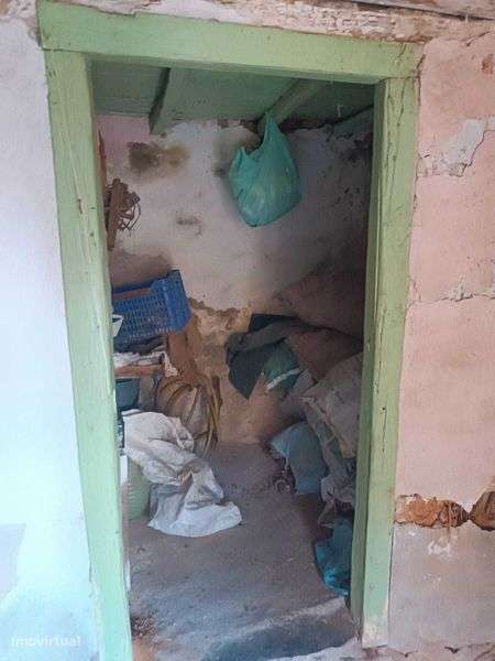 Moradia em pedra para reconstrução em Penha Garcia - Grande imagem: 4/10