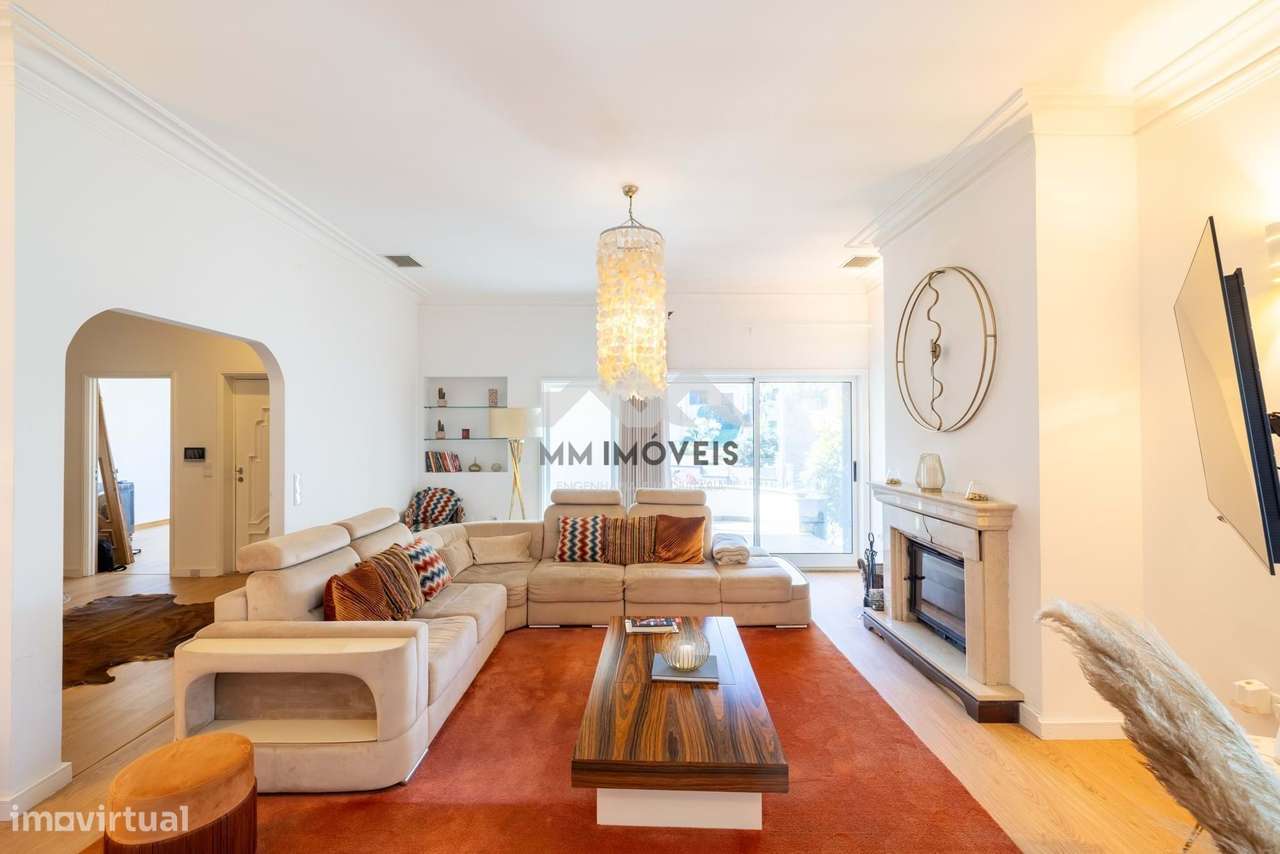 Moradia T5 | Lote 1.620m2 | Piscina | Jardim | Três Garagens - Grande imagem: 4/60