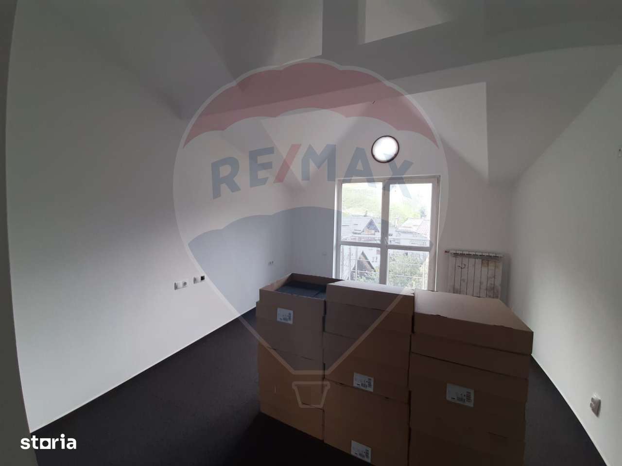 Vila / Pensiune / Camin / Azil seniori, zona superba Moeciu, parcare-17