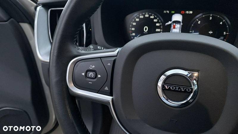 Volvo XC 60 D4 AWD Momentum Pro - 16