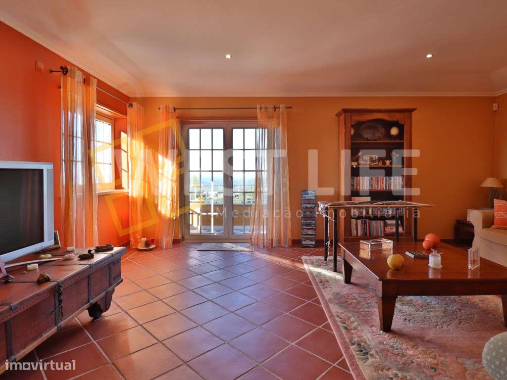 Moradia T3 +1 com Piscina e Soberba Vista sobre o Mar e a Serra de ... - Grande imagem: 5/25