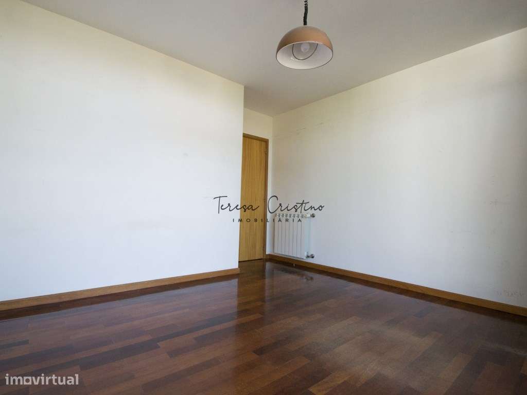 Apartamento T3 com Garagem Fechada e Elevador Arca, Ponte de Lima-19