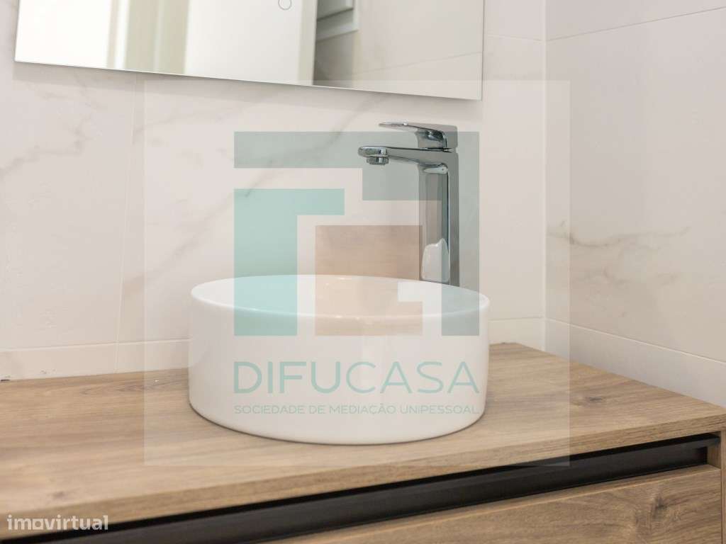 R084_2_Moradia Geminada T3+1-16