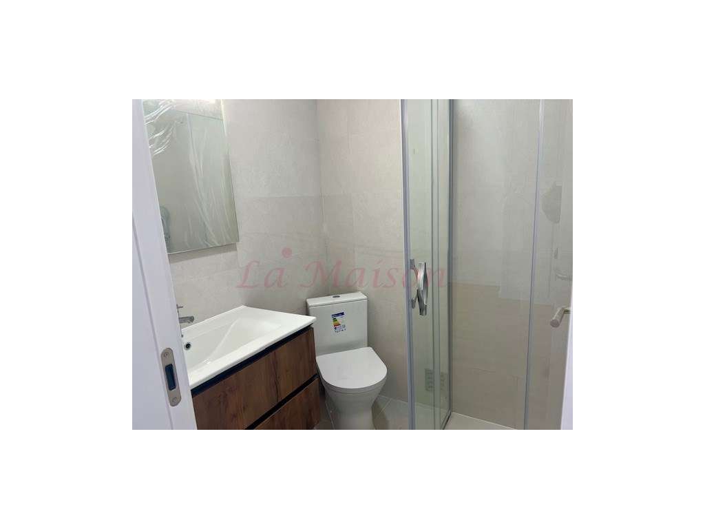 Apartamento T3 totalmente remodelado na Amadora-25