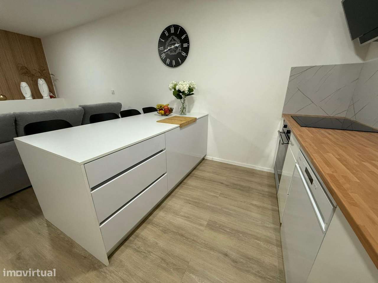 Moradia geminada Bi-Familiar T3 + T1 — Dois espaços...-25