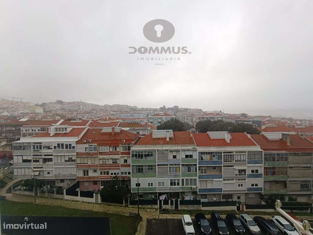 Apartamento T4 Totalmente Remodelado na Damaia-10
