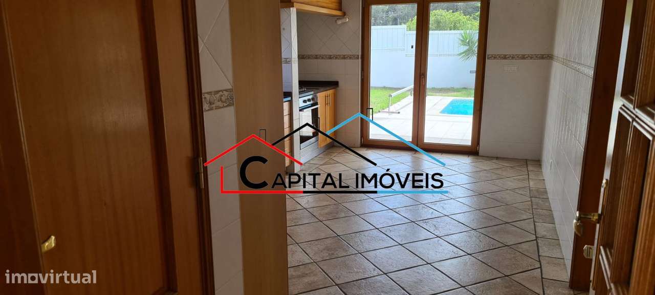 Moradia isolada T3+2 com piscina, em Caixas Sesimbra-8