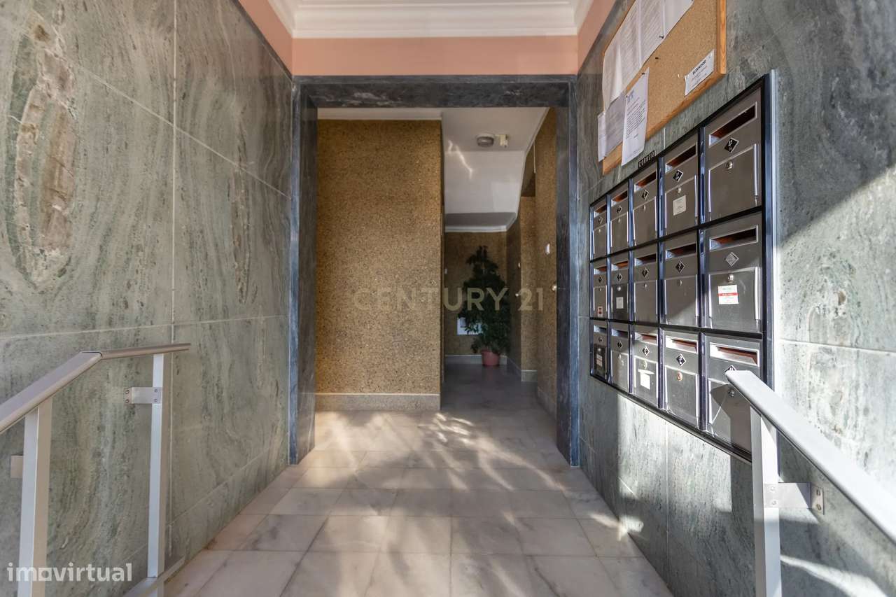 APARTAMENTO | 2 Quartos | 1 Casa de Banho | Renovado | Arrecadação | �-35