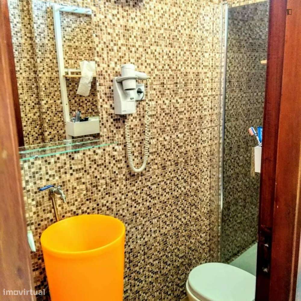 Quarto - localizado em Guimaraes - Grande imagem: 4/10