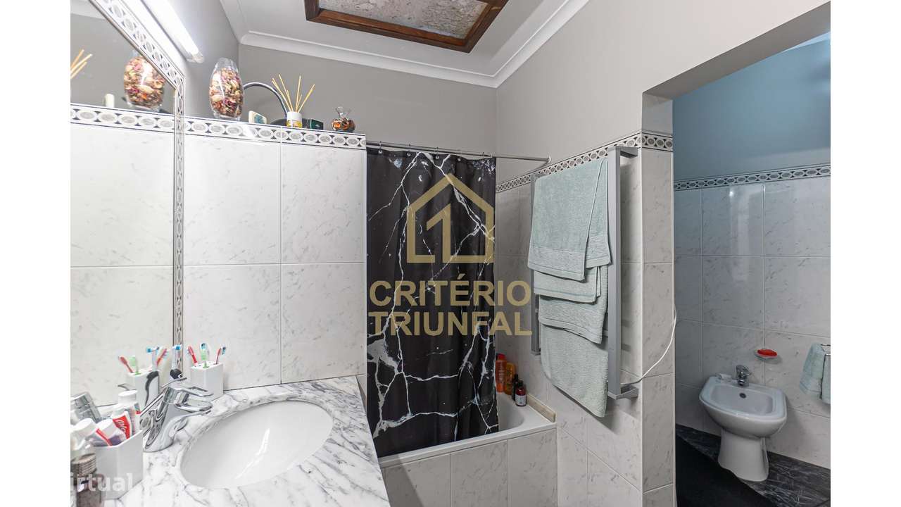 Moradia Geminada T3+1 em Rio Tinto-11