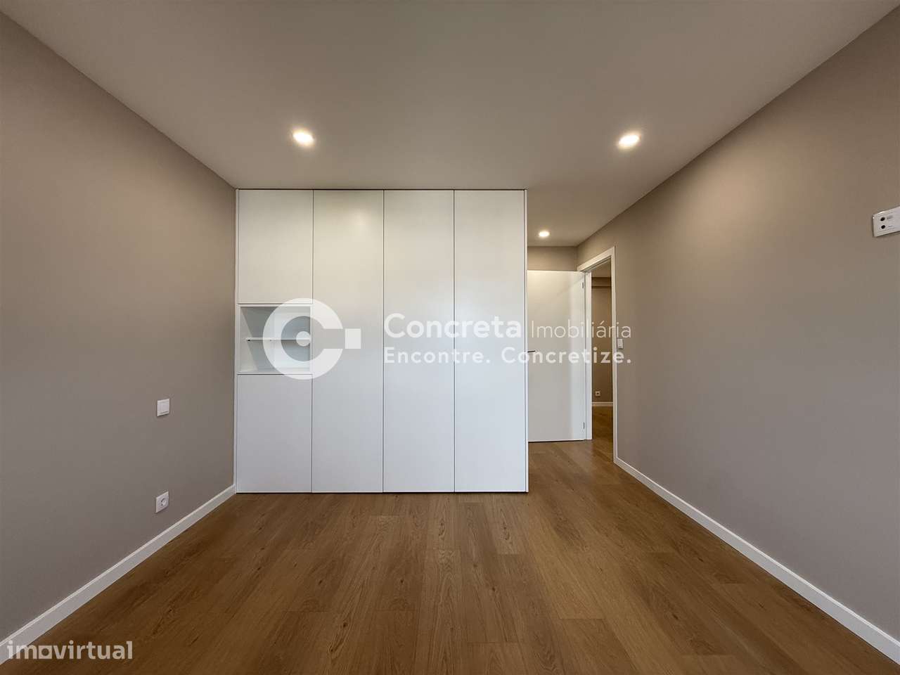 Apartamento T2 remodelado com garagem em Arcozelo, Barcelos-19