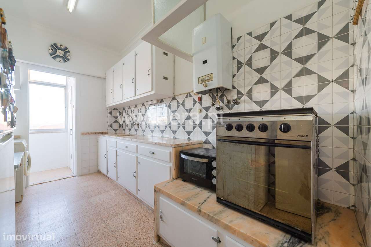 Apartamento T3 - R/C Alto com Excelente Luz Natural - Grande imagem: 5/30