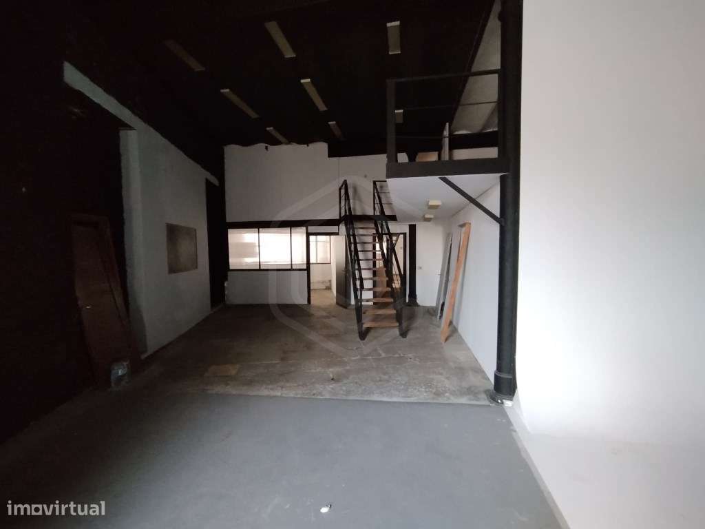 Armazém de 400 m2 para arrendar em zona centro da cidade de Loulé, ... - Grande imagem: 5/12