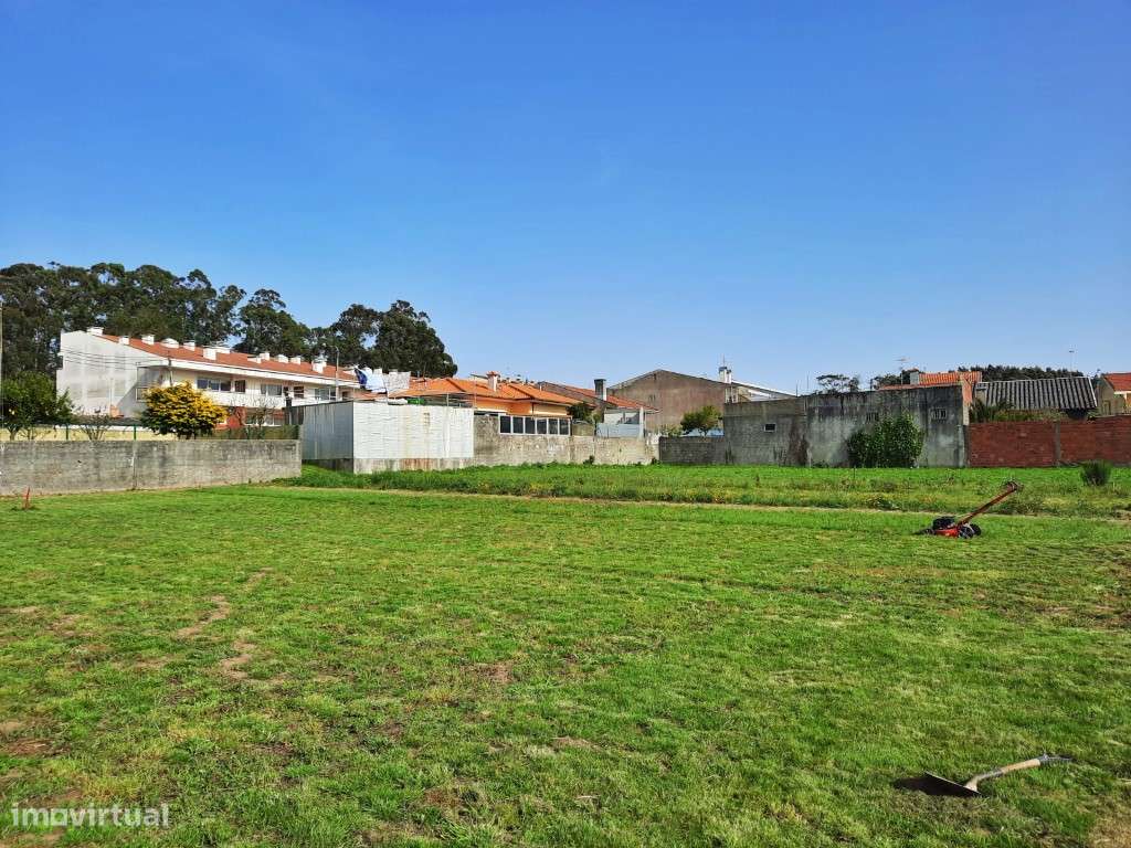Terreno para 4 moradias em Lavra-21