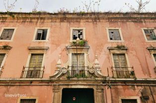 Oportunidade Única: Palácio Histórico em São Vicente, Lisboa