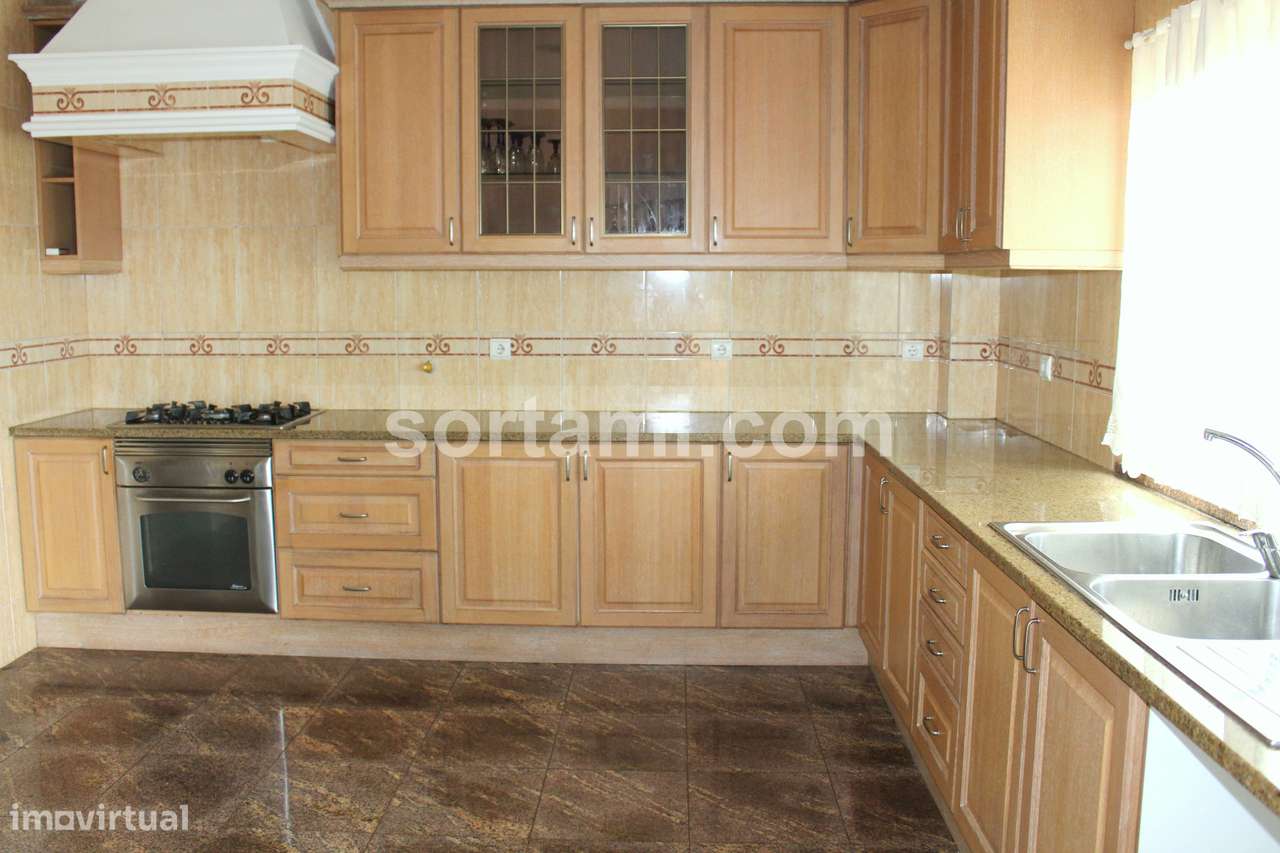 Moradia Geminada T5 Venda em Estômbar e Parchal,Lagoa (Algarve) - Grande imagem: 3/15