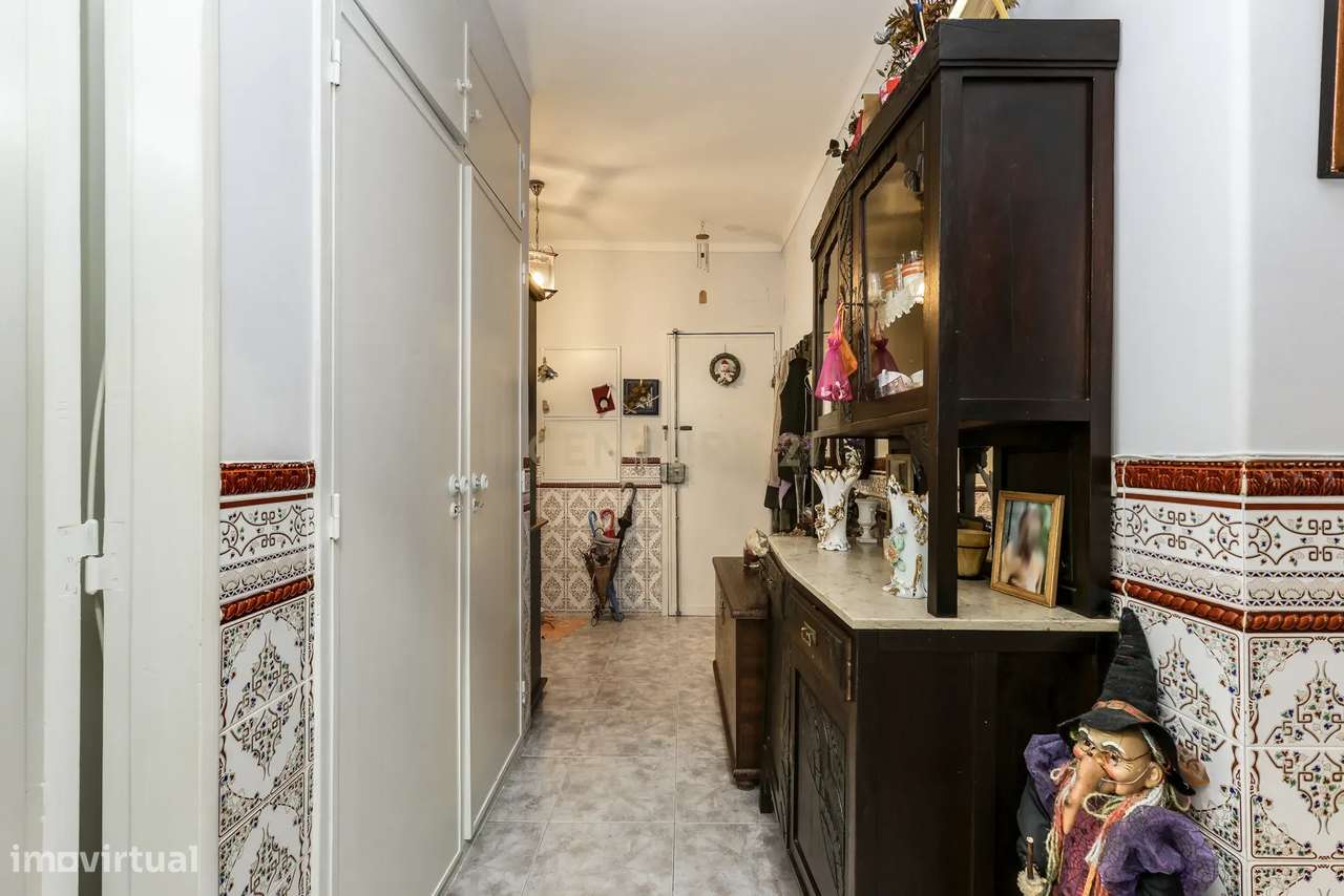 Apartamento T2 com Vista Cidade em Monte Abraão - Oportunidade Única - Grande imagem: 3/16