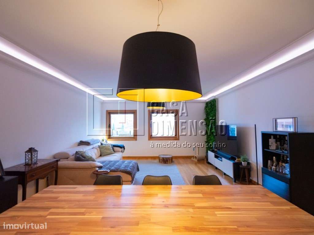 Apartamento de tipologia T2 na Serra de Carnaxide, como NOVO!!-7