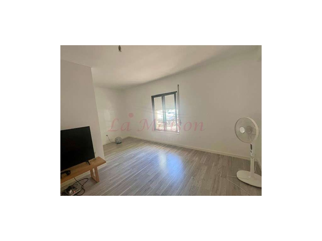 Mágnifco apartamento T2 na Moita-6