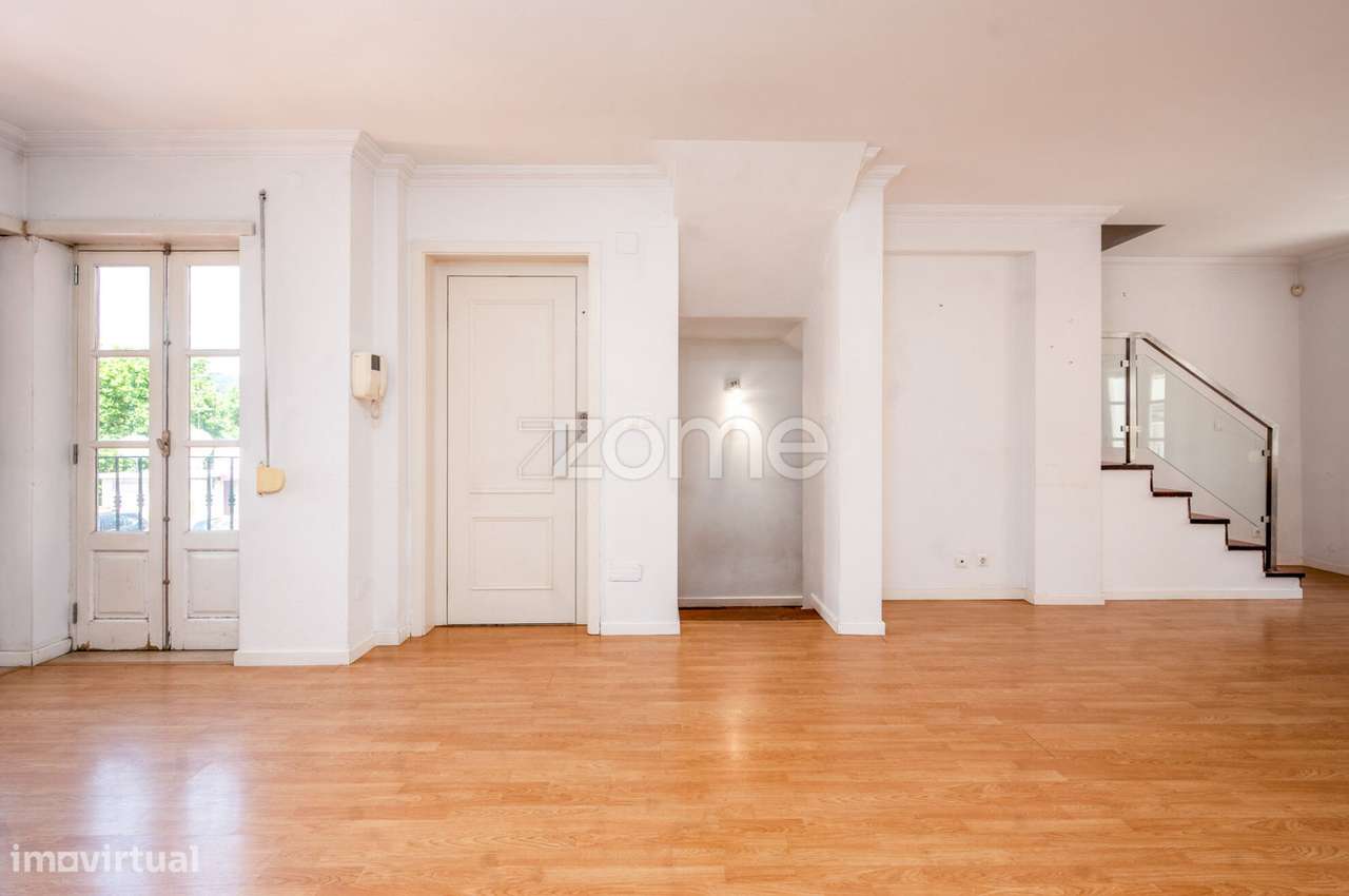 CASA EXCLUSIVA NA RUA DA COSTA (entre as Necessidades e Alcântara)-12