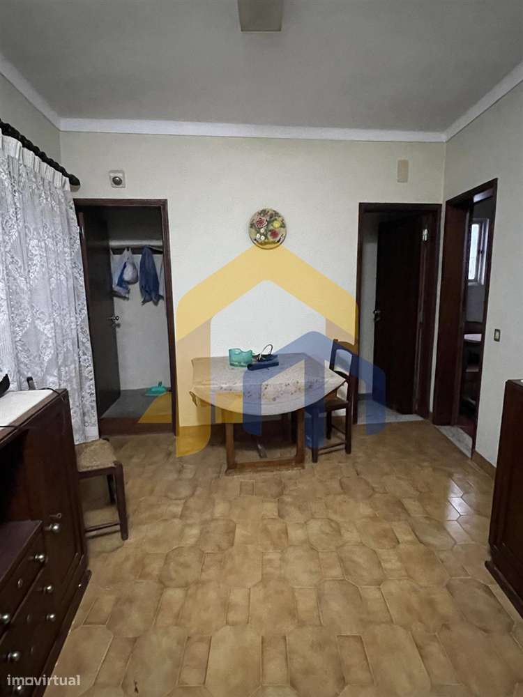 Apartamento T2+1 com Sotão Aproveitado , em Estremoz-6