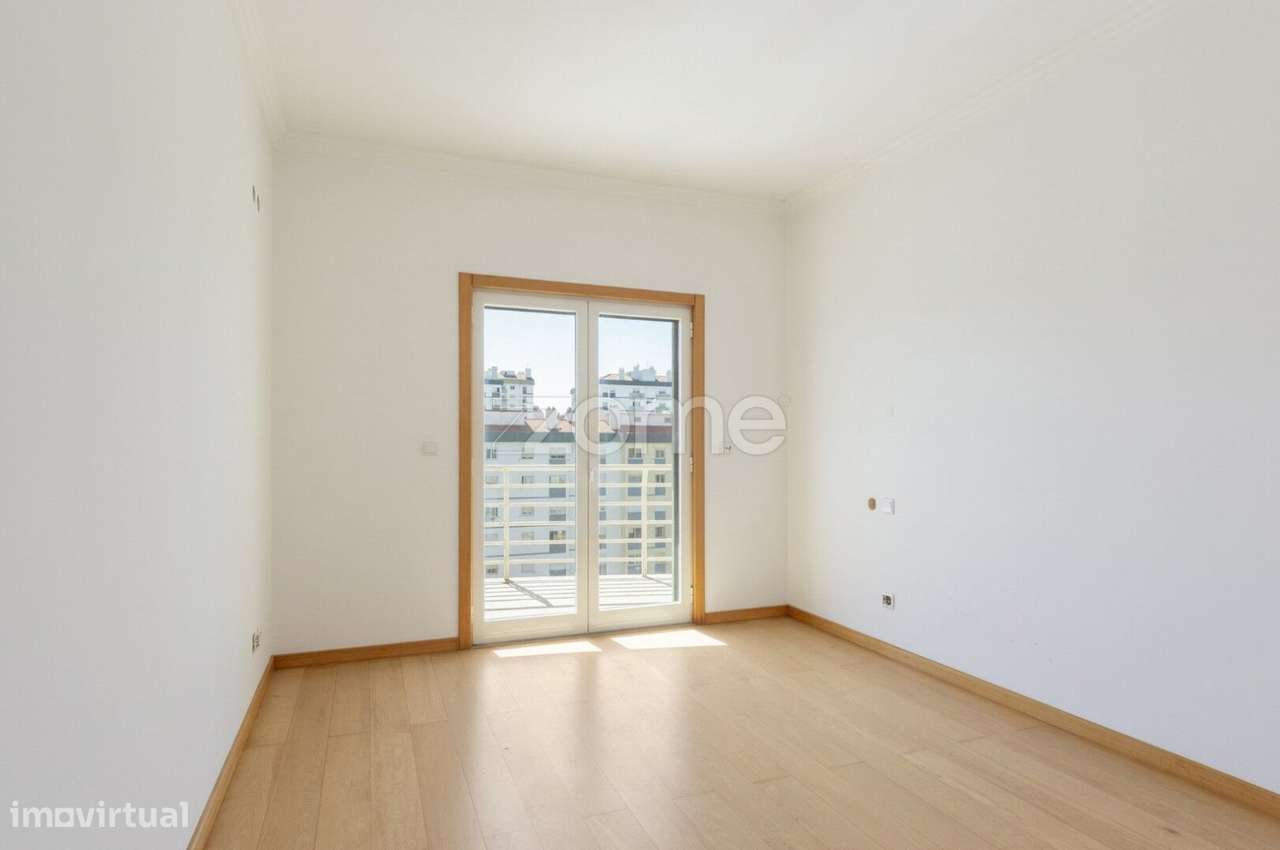 Apartamento T3 Paço de Arcos, varanda, vista mar e garagem-19