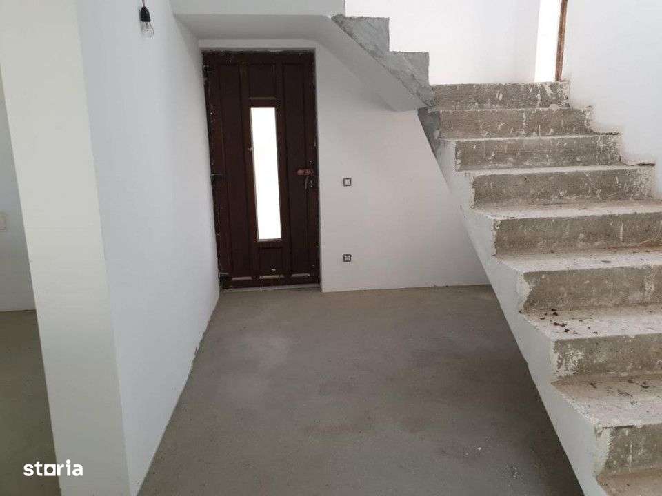 Vila Moderna si Terasa Spatioasa in Lazuri - Imagine principală: 4/10