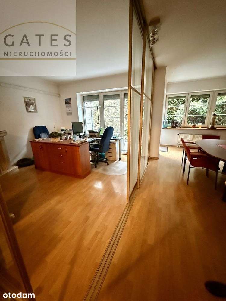 Atrakcyjny dom w pożądanej lokalizacji-10