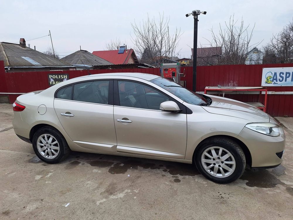 Renault Fluence (SM3) 1.6 16V Expression 2010
