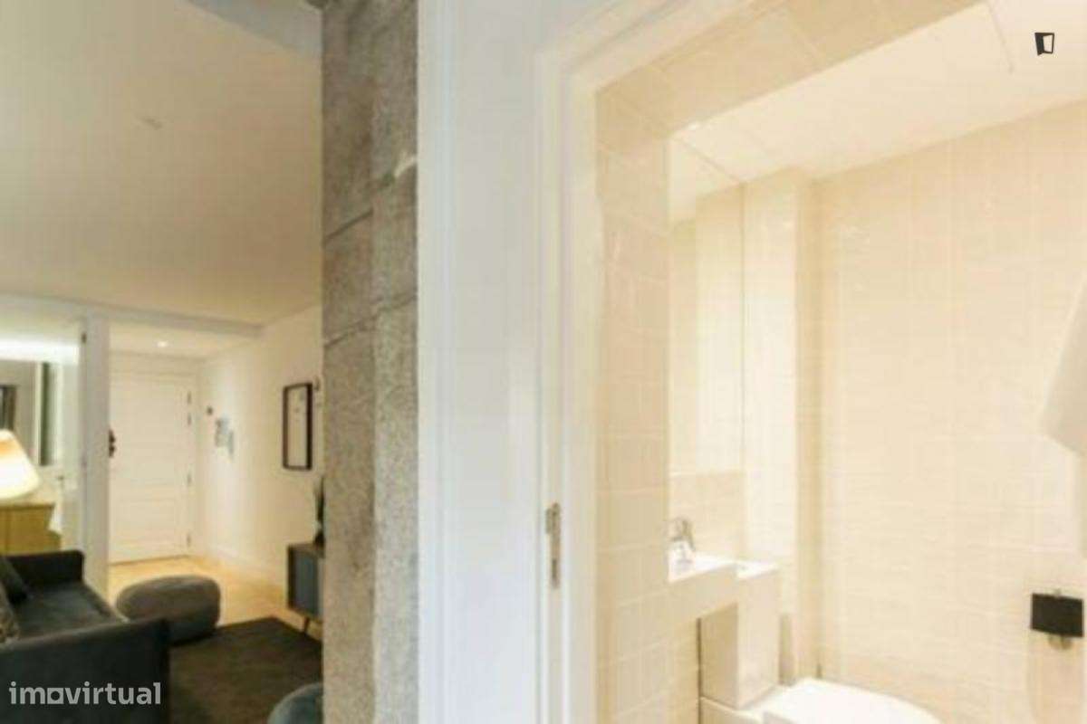 Apartamento com 1 quartos - localizado em Cedofeita Porto - Grande imagem: 2/10