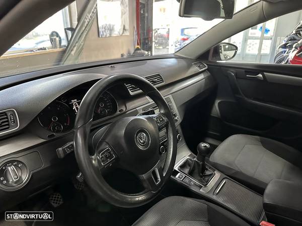VW Passat Variant 2.0 TDI BlueMotion Exclusive - 17