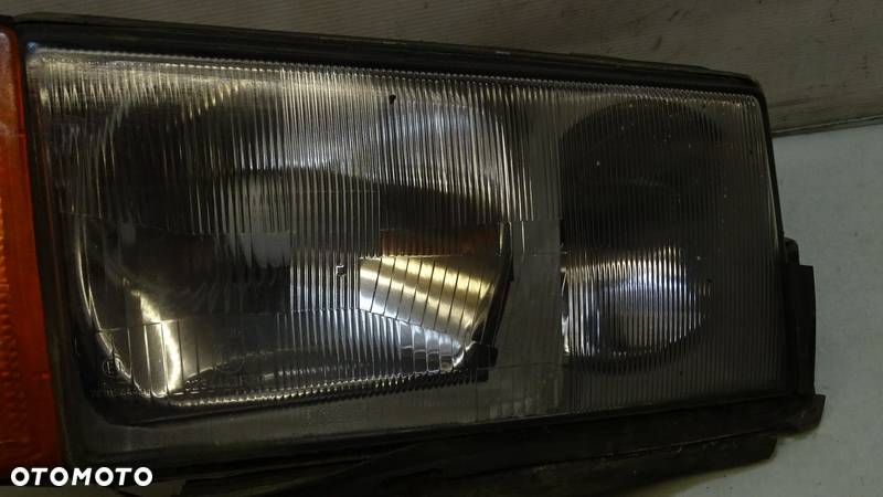 LAMPA PRAWA PRZEDNIA MERCEDES W190 0301067330 - 2