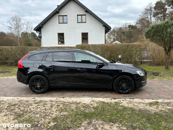 Volvo V60 D2 Momentum - 22