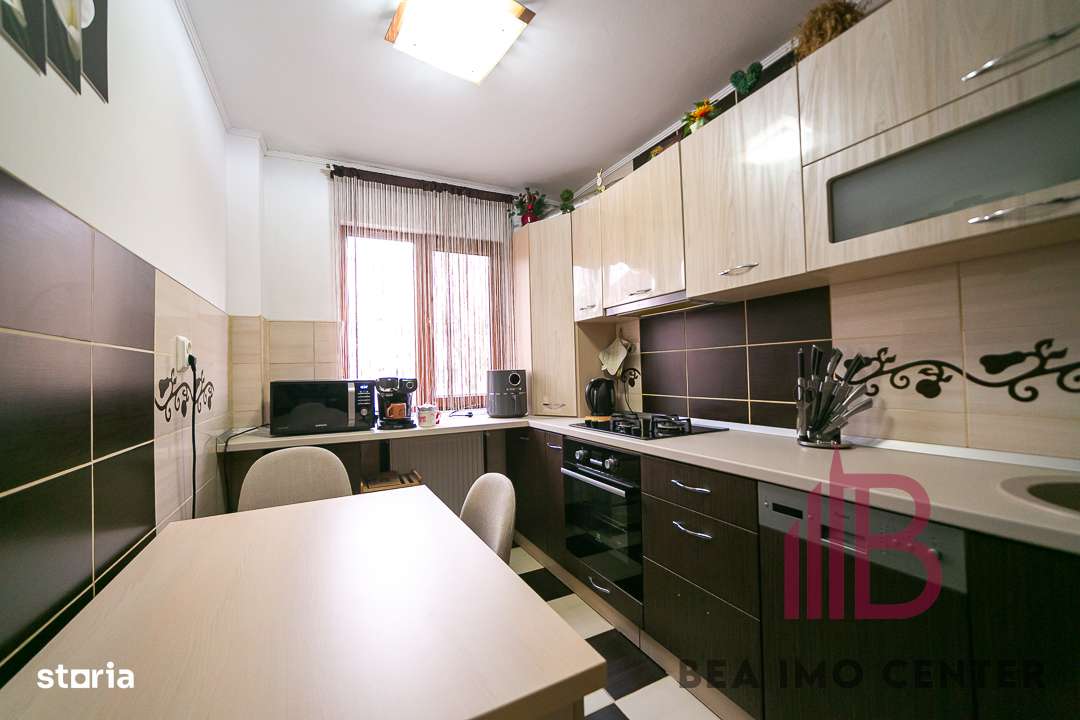 Apartament 3 camere, pus la punct în totalitate , Zona Miorița-7