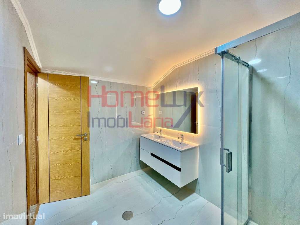 Moradia T4+1 em São Roque-27